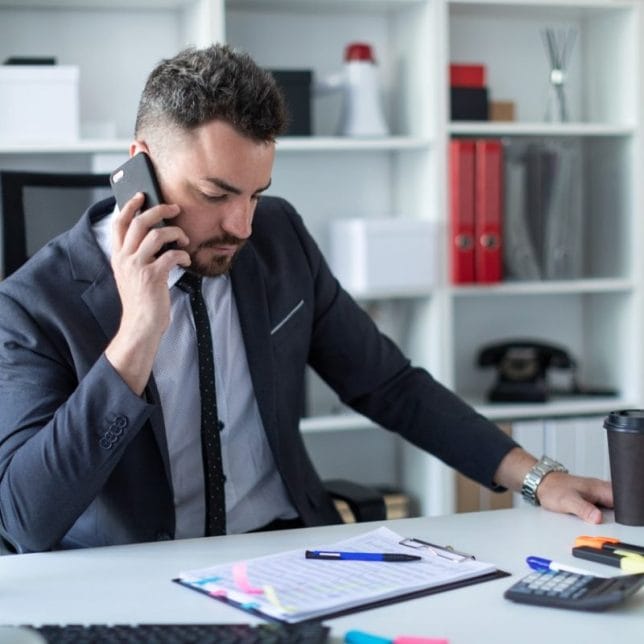 کارشناس امور بیمه