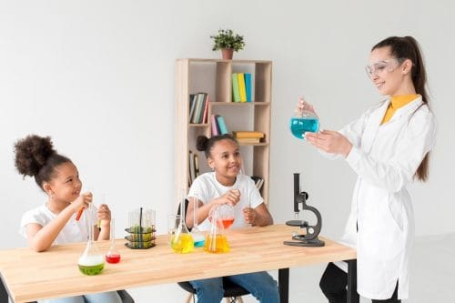 منابع ازمون استخدامی دبیری شیمی